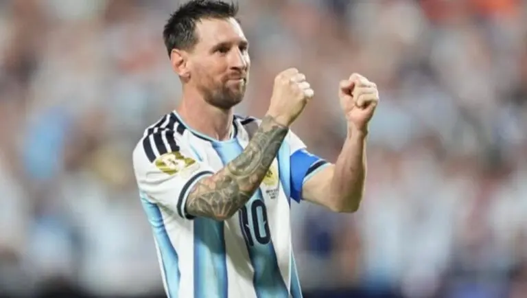 Lionel Messi - @leomessi