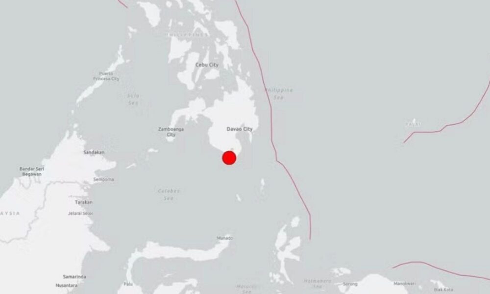 人口の多いミンダナオ島で起きたマグニチュード7.8の地震を受け、フィリピンとインドネシアで津波警報が発令された