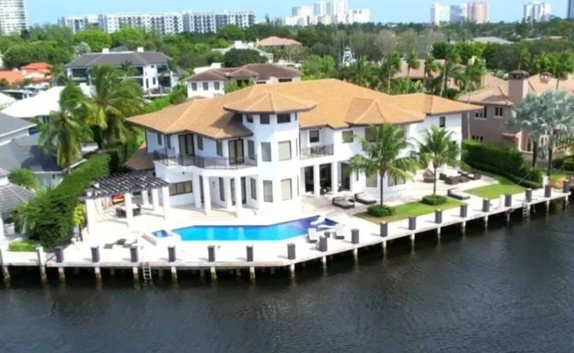 Messi's Mansion - Reproduction