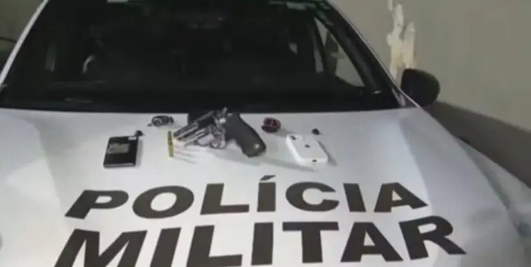 Material apreendido pela Polícia Militar ao libertar homem em Osasco vítima do crime do 'golpe do amor' - Globo