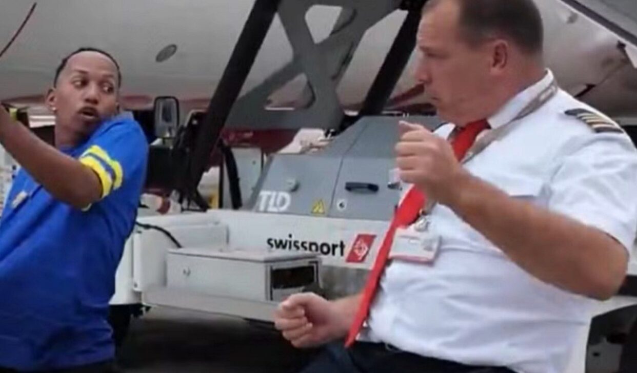 Piloto desce do avião e dança com elenco de Curaçao - Reprodução/Redes Sociais