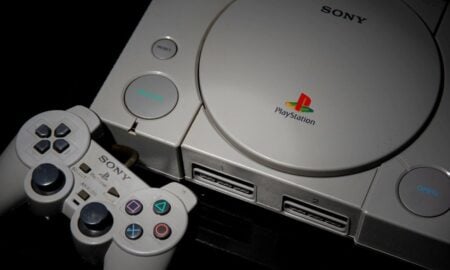PlayStation 1 - Milton Buzon / Shutterstock.com