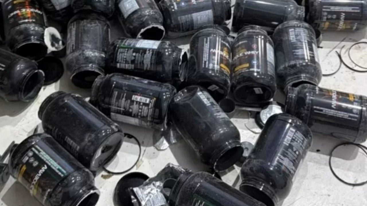 Polícia Civil encerra fábrica clandestina que alterava validade de whey e leite em pó em São Paulo - Reprodução/Policia Civil