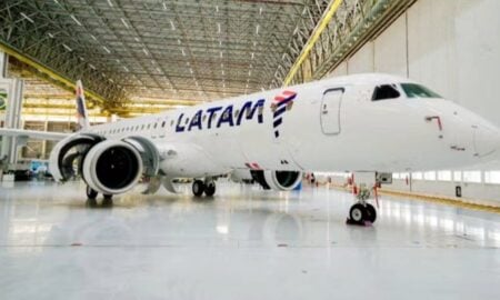 Primeiro jato Embraer E195-E2 da Latam - Divulgação/ Embraer