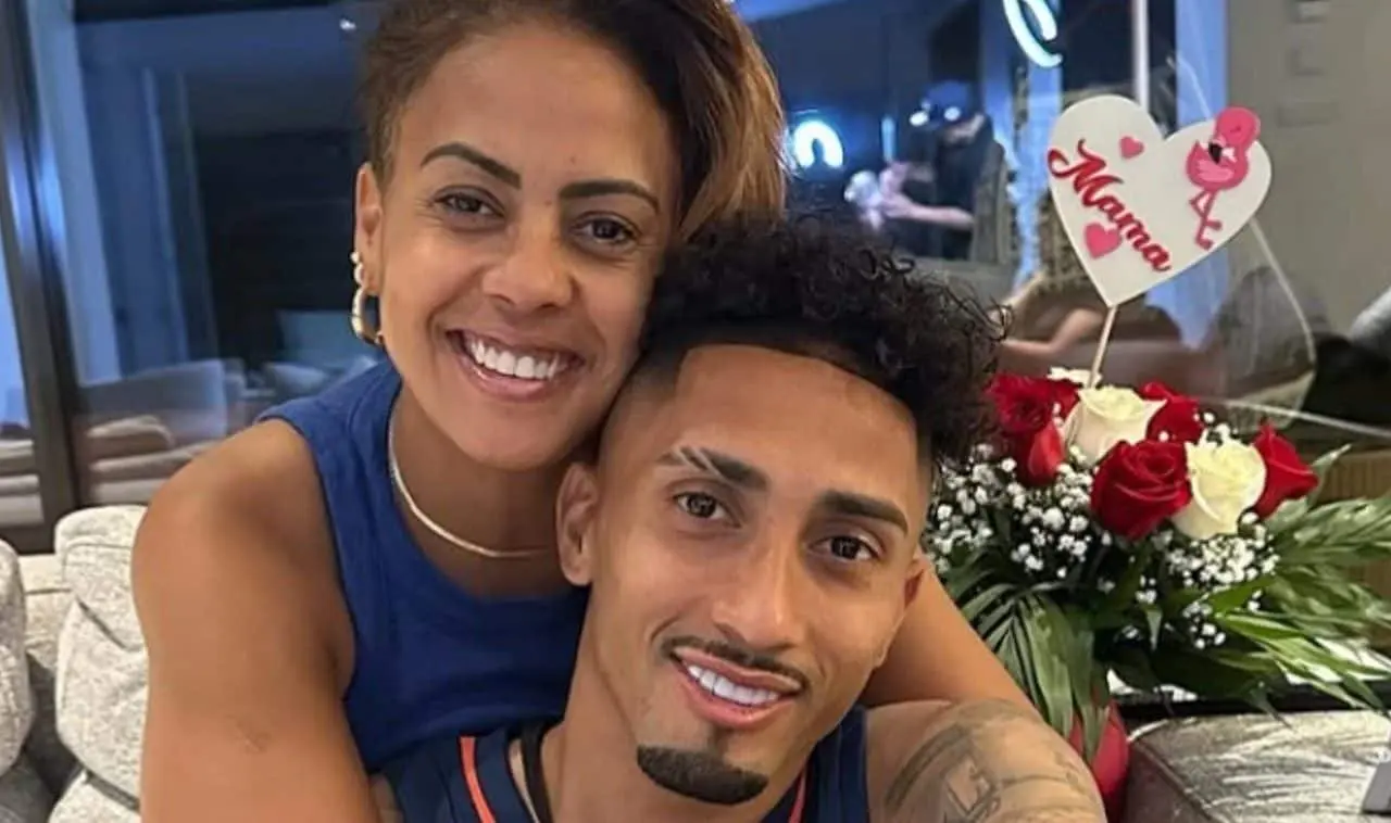 Raphinha e sua mãe Lisiane Belloli - @lisildb