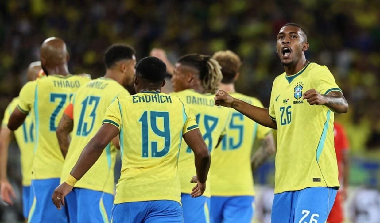 Rayan e Seleção Brasileira - Divulgação FIFA