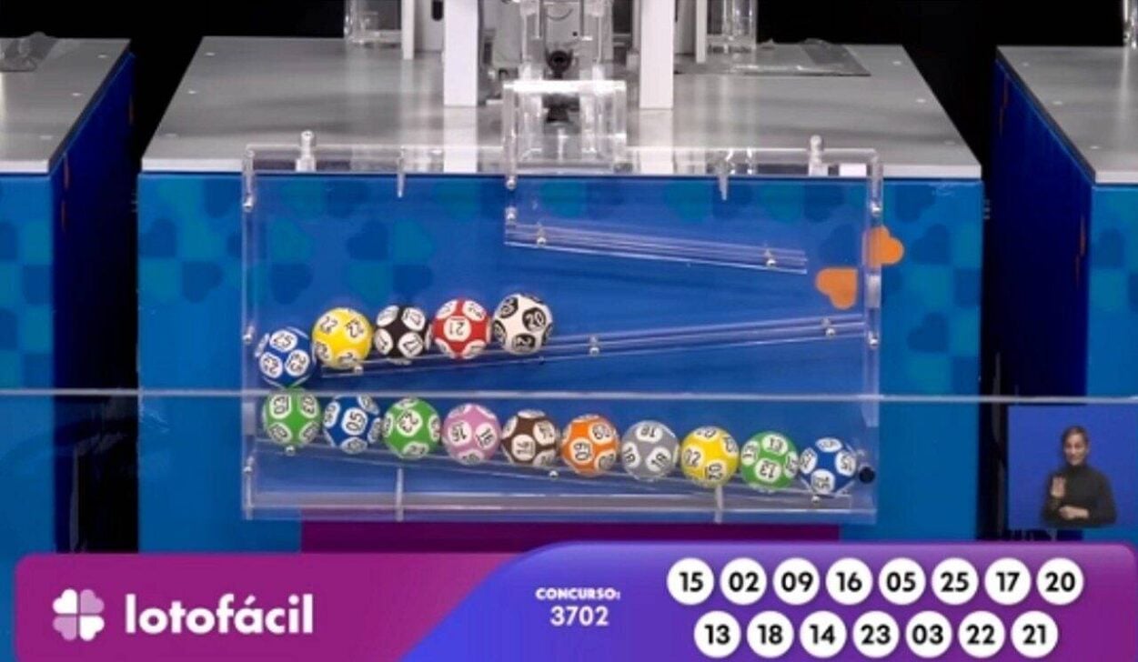 resultado Lotofácil 3702