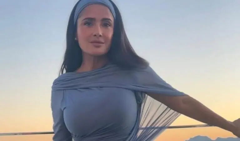 Salma Hayek Pinault - @salmahayek