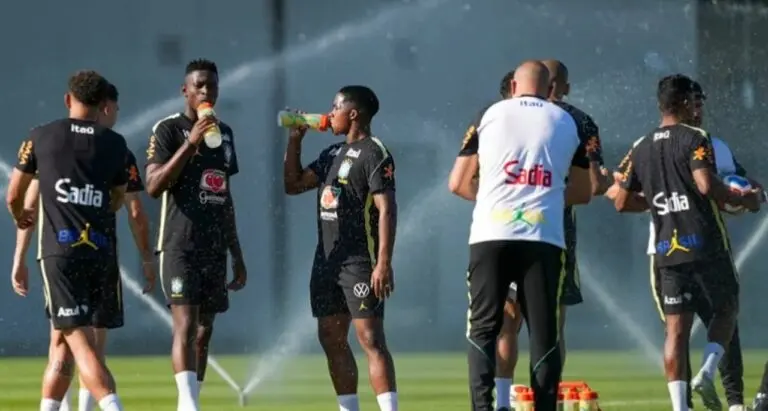 Seleção Brasileira na pausa para hidratação nos treinos dos EUA - Rafael Ribeiro/CBF