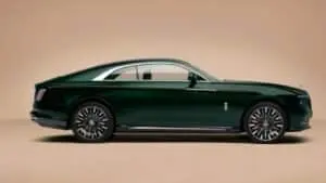 Nya Rolls-Royce Spectre Series II utökar den elektriska räckvidden till 628 km och når 670 hk i Black Badge