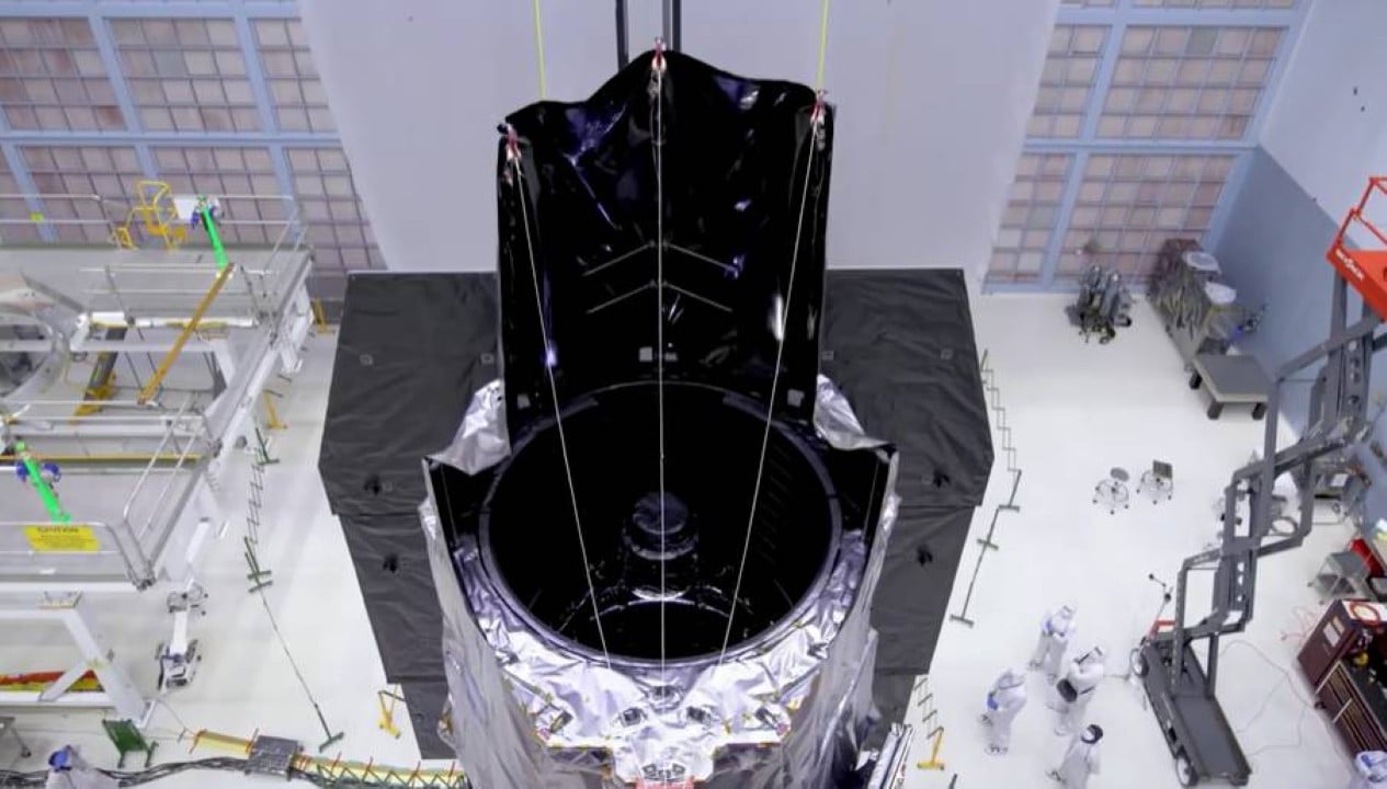 telescópio roman sendo preparado