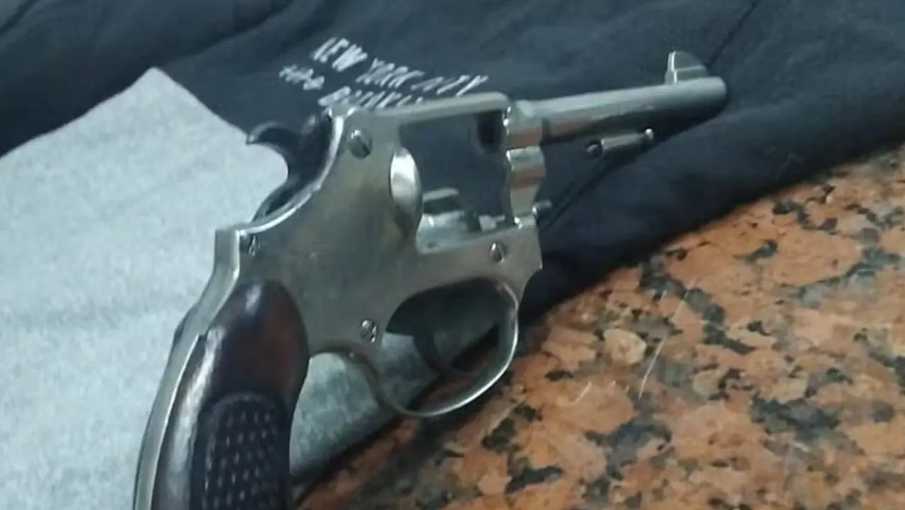 Terceiro suspeito preso pela polícia