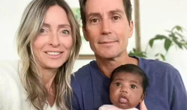 Tiffany Score e Steven Mills com Shea - Reprodução