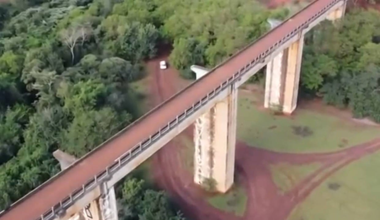 viaduto onde menina morreu após pular sem corda