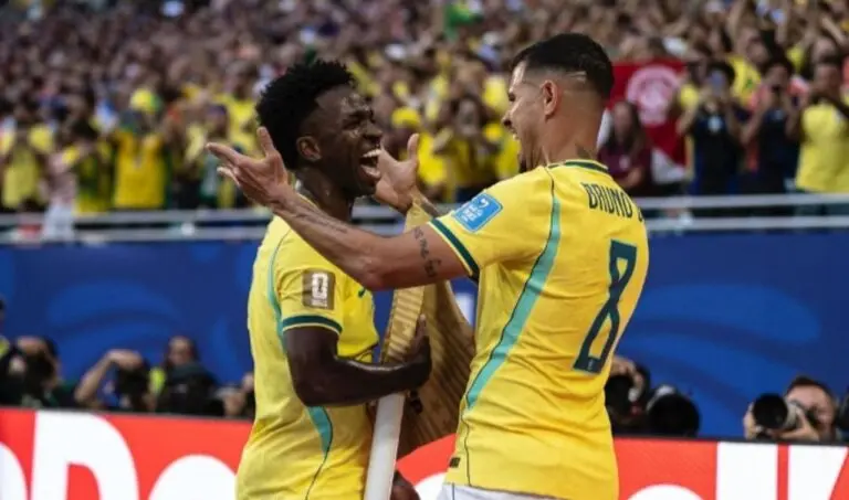 Vini Jr e Bruno Guimaraes - @brunoguimaraes