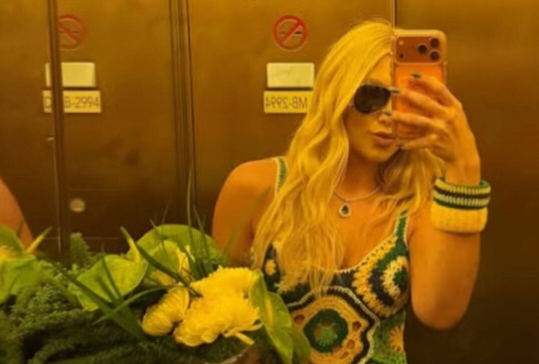 Virginia exibe buquê de flores - Instagram