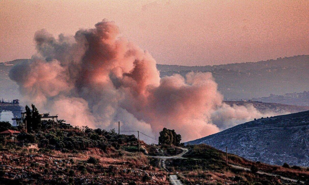 18 July 2026, Lebanon, Dier Siriyan: Black smoke rises following an Israeli controlled detonation in the southern Lebanese village of Dier Siriyan. Lebanon and Israel resumed talks in Rome, with Beirut seeking progress towards an Israeli withdrawal from southern Lebanon under a US-brokered agreement. Photo: Stringer/dpa (Photo by Stringer/picture alliance via Getty Images)