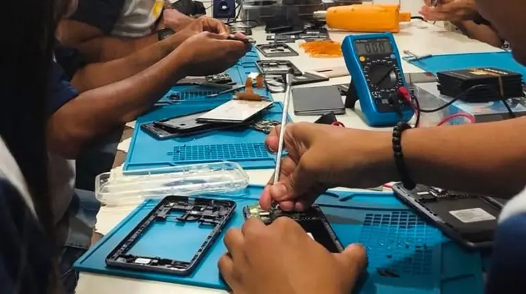 Cursos gratuitos de tecnologia disponíveis no Centro de Recondicionamento de Computadores de Pernambuco