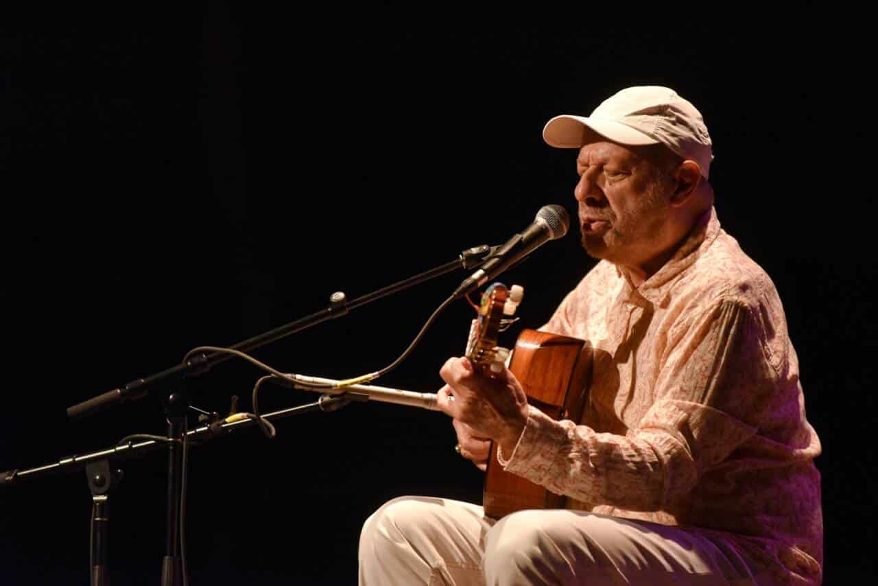 Sem Censura homenageia 80 anos de João Bosco e convida renomados artistas e pensadores na TV Brasil