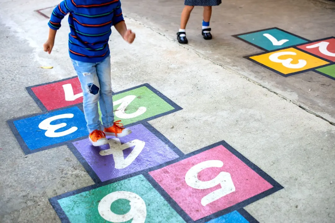 Amarelinha, brincadeira infantil