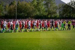 Bayern de Munique esmaga Rottach-Egern por 15 a 0 em amistoso com brilho de Maycon Cardozo