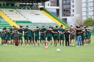 Atlético Nacional e Chapecoense firmam amistoso em tributo a vítimas de acidente aéreo