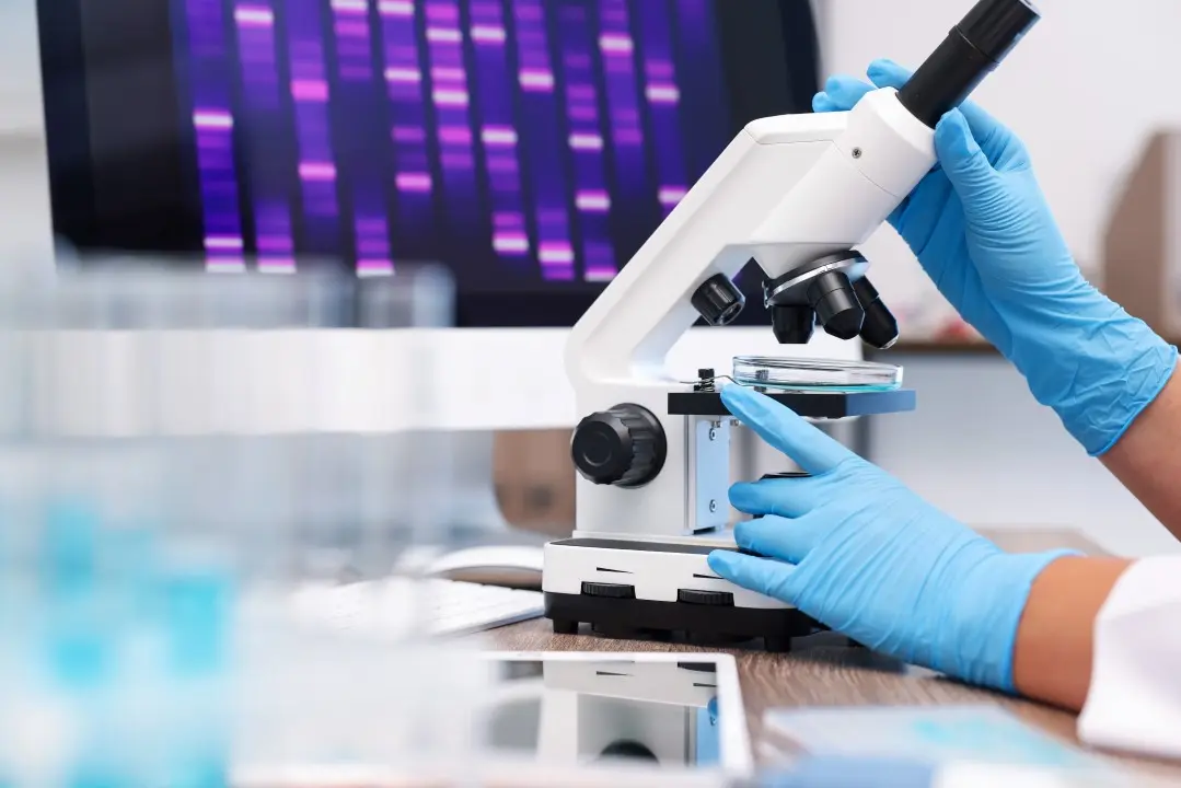 Cientista, pesquisa, microscópio, laboratório