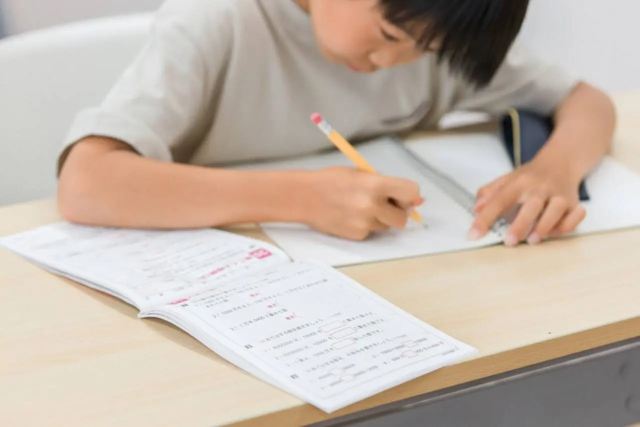 Criança japonesa, estudante, ensino