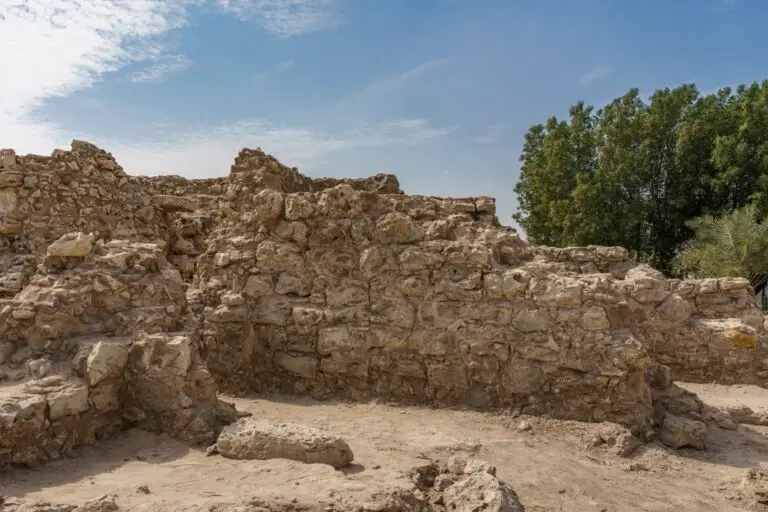 Dilmun Enterra Montes Ruínas