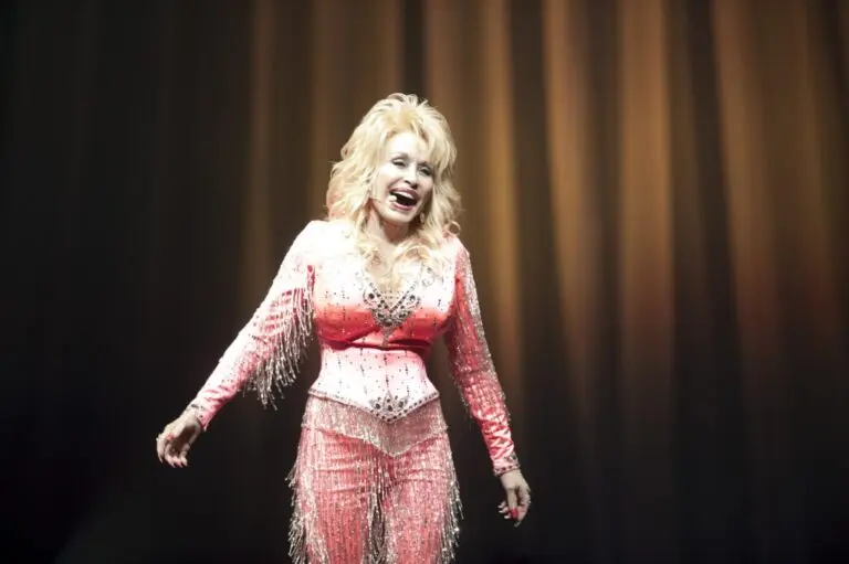 Dolly Parton - Jack Fordyce / Shutterstock.com