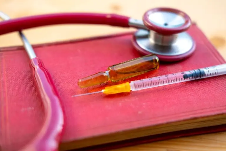 Estetoscópio, injeção, conceito de eutanasia