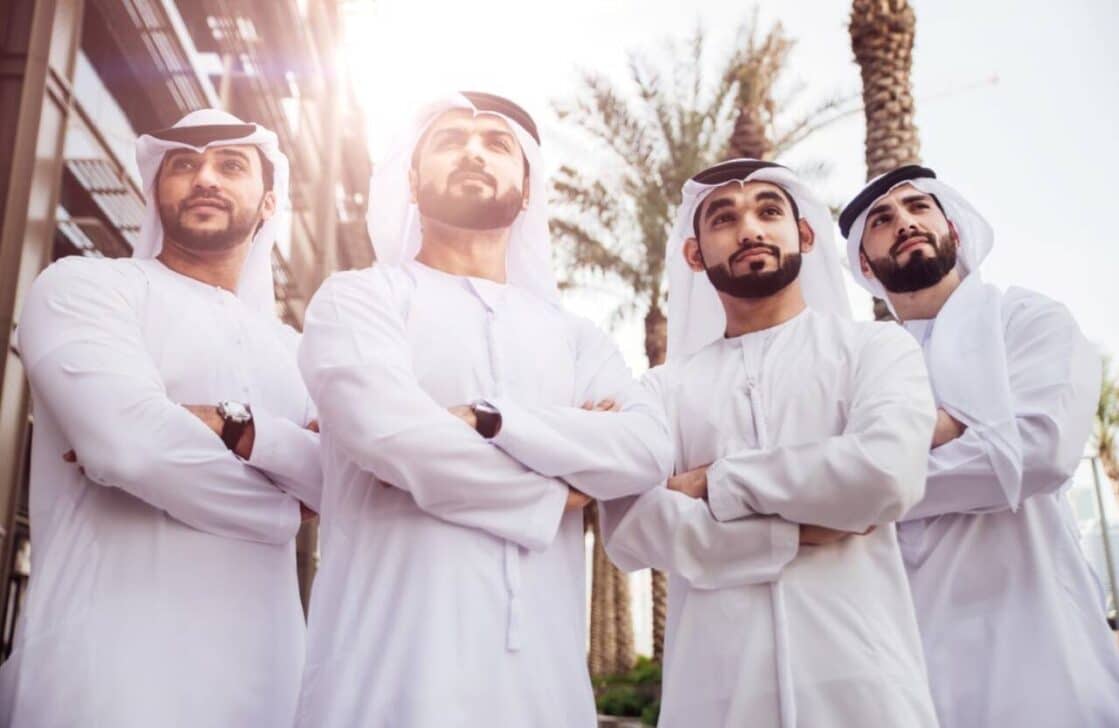Grupo de homens, Dubai
