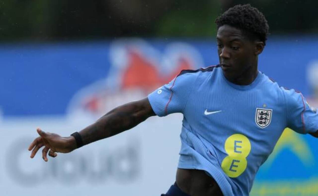 Ausência de Kobbie Mainoo em campo na Copa do Mundo FIFA 2026 levanta debate sobre jovens talentos