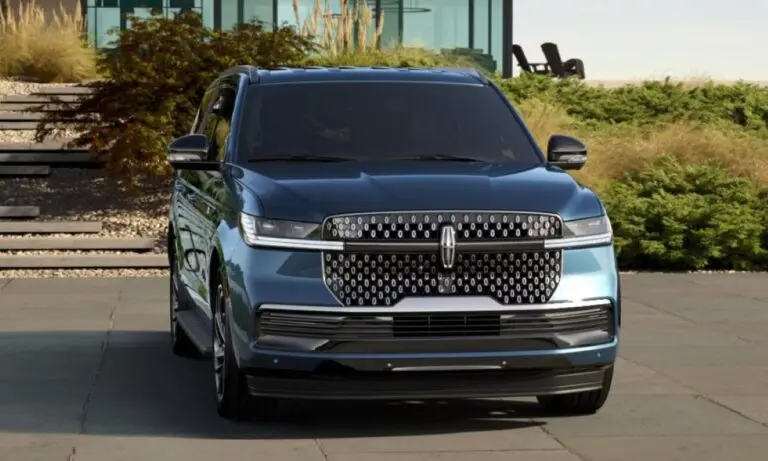 Lincoln SUV off-road