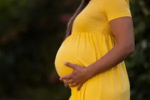 Mães de Pernambuco: novo pagamento de R$ 300 chega em agosto para beneficiárias do estado