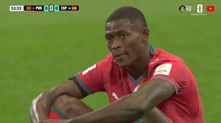 Nuno Mendes lamenta lesão em seu melhor momento no jogo