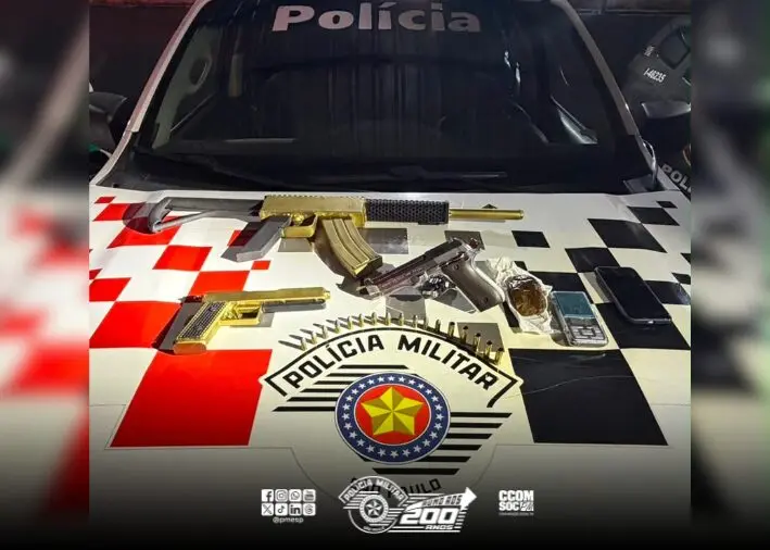 Força Tática de São José dos Campos prende homem e encontra arsenal com pistola, drogas e réplicas de fuzil