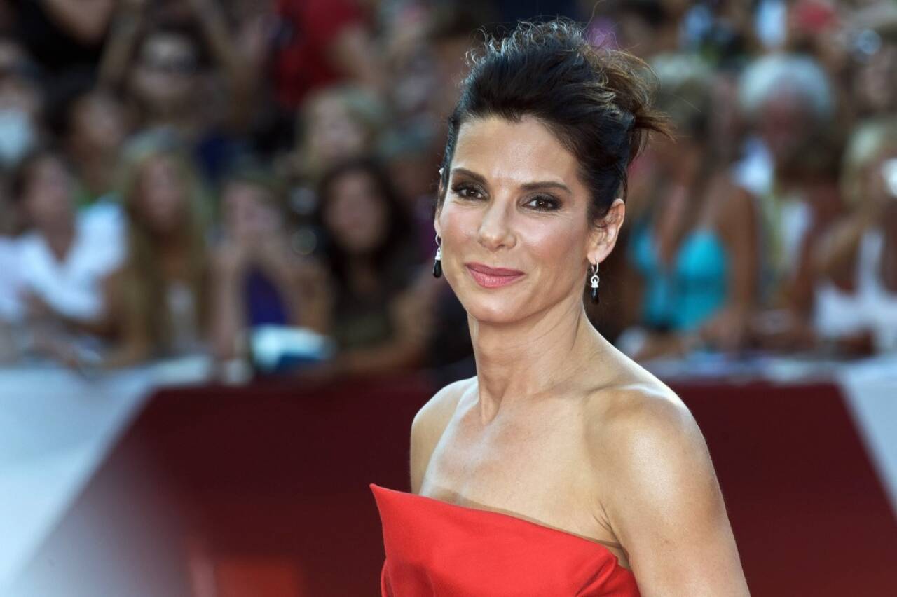 Atriz Sandra Bullock relata avistamento de OVNIs no Caribe
