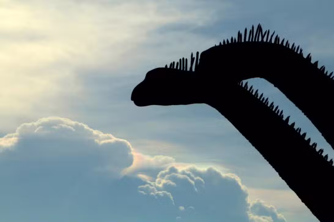 Silhueta da estátua do Dinossauro de Pescoço longo