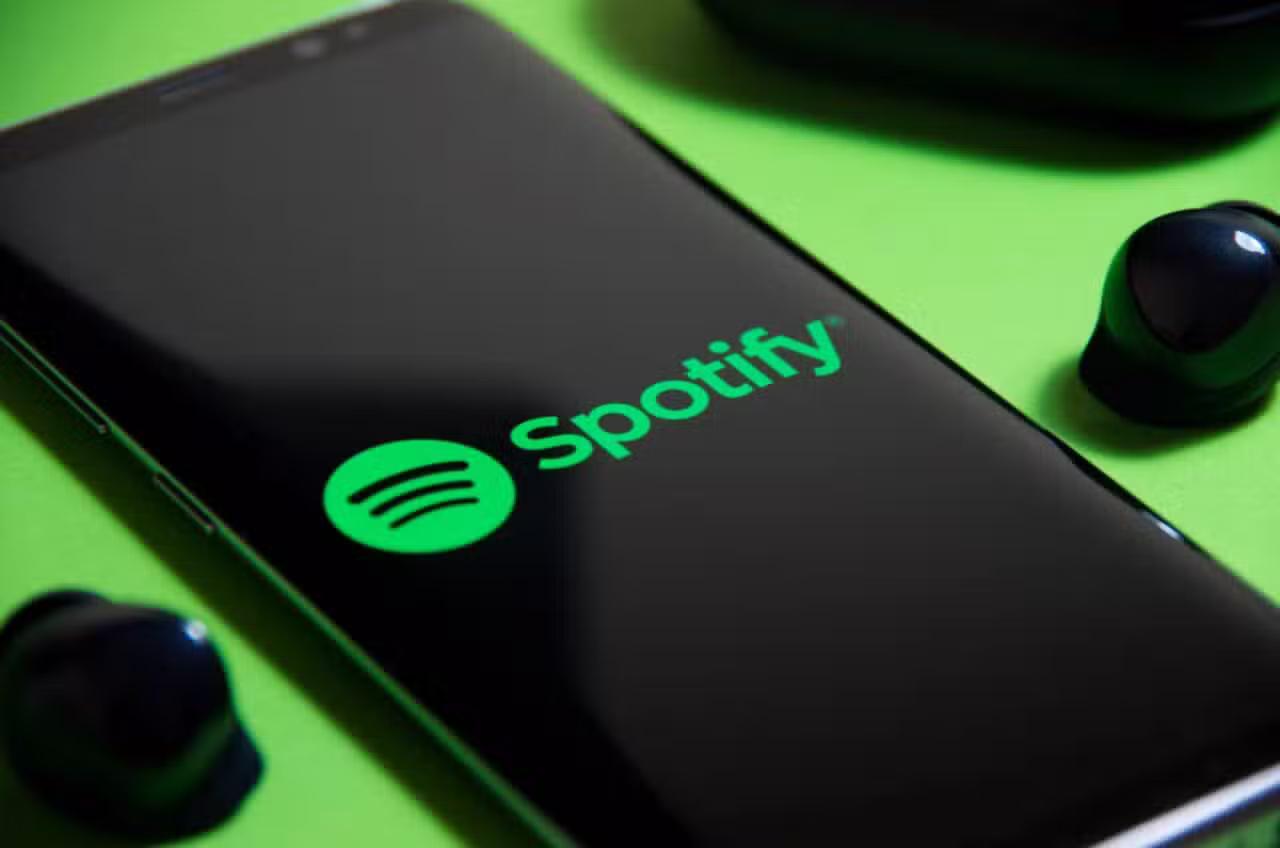 Spotify atinge 306 milhões de assinantes e ações sobem na bolsa