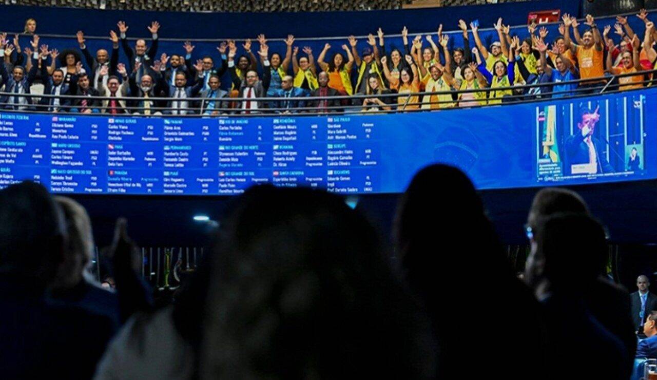 Agentes de saúde e convidados manifestam apoio ao parecer apresentado por Irajá - Waldemir Barreto/Agência Senado