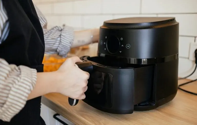 airfryer - Nazar Rybak/Istock.com