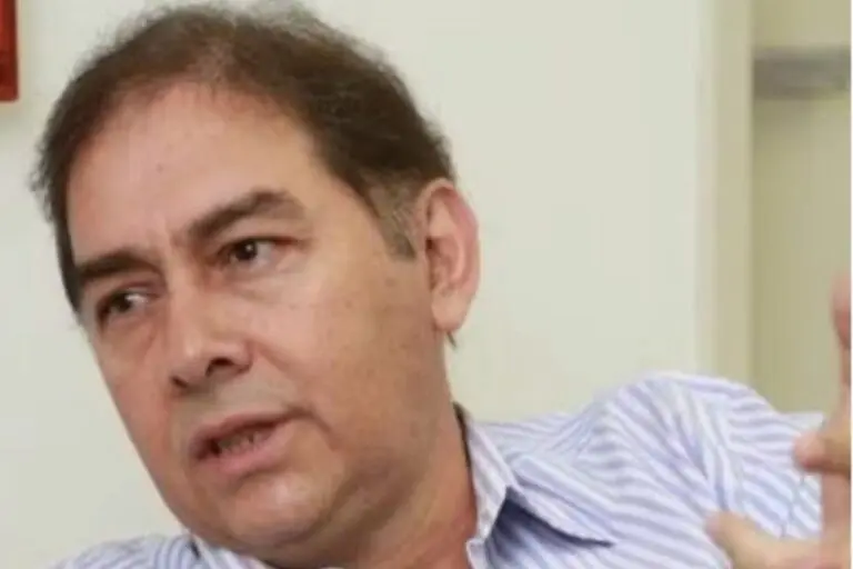 Alcides Bernal - Redes sociais
