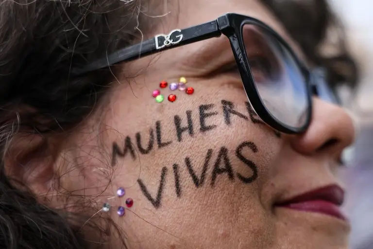 Legislativo intensifica defesa feminina: Câmara aprova medidas abrangentes contra a violência em 2026