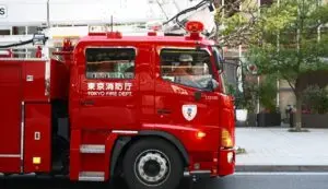 Incêndio fatal em Imari polícia identifica causas da morte de família e origem do fogo