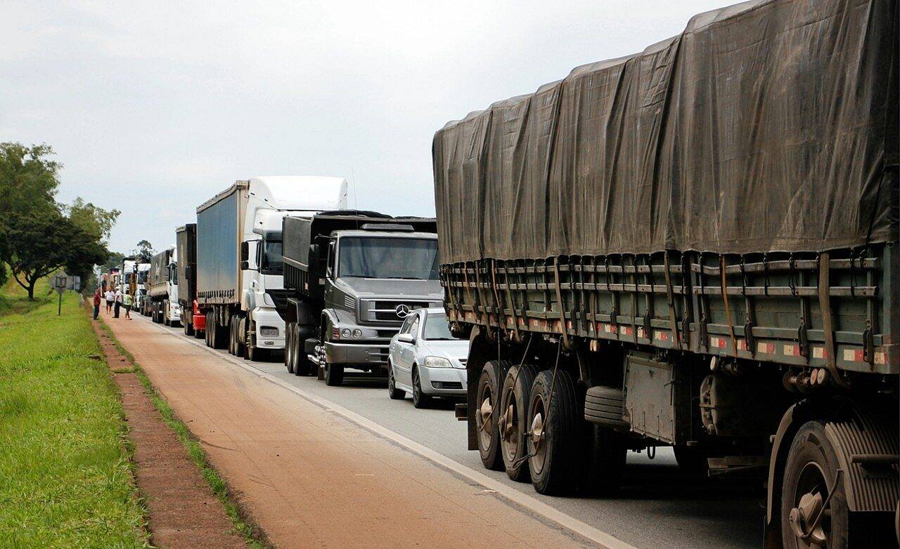 Paralisação caminhoneiros pode começar em São Paulo para pressionar votação da ‘MP do Frete’ no Senado
