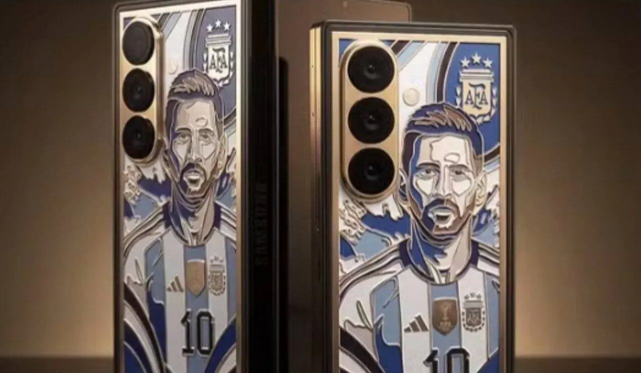 Celular personalizado com imagem de Messi - Divulgação/Caviar