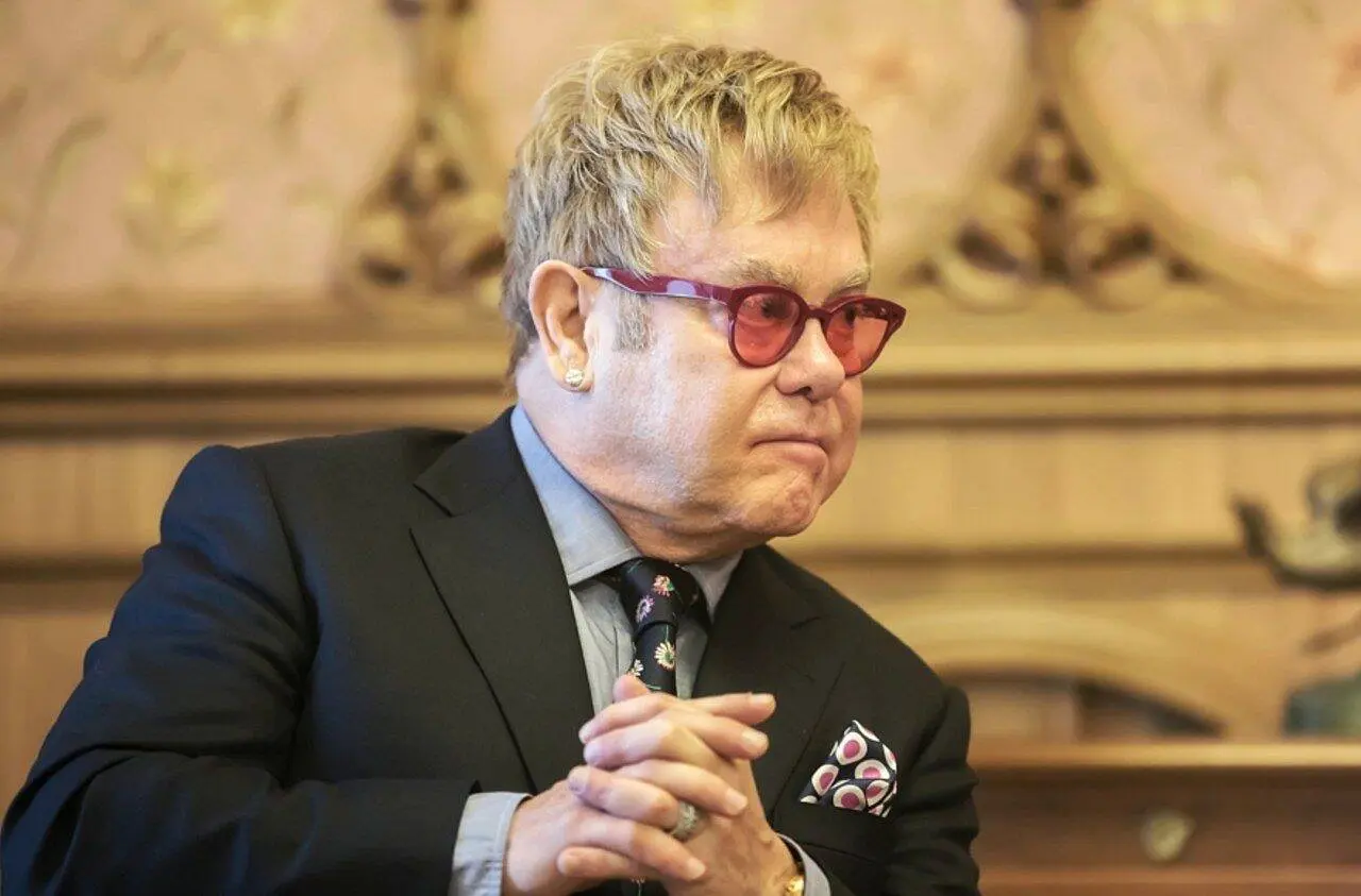 Elton John - Drop of Light/shutterstock.com