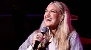 Vợ góa của Charlie Kirk, Erika, đối mặt với những người bị buộc tội về cái chết của chồng bà tại phiên điều trần đầu tiên ở Hoa Kỳ