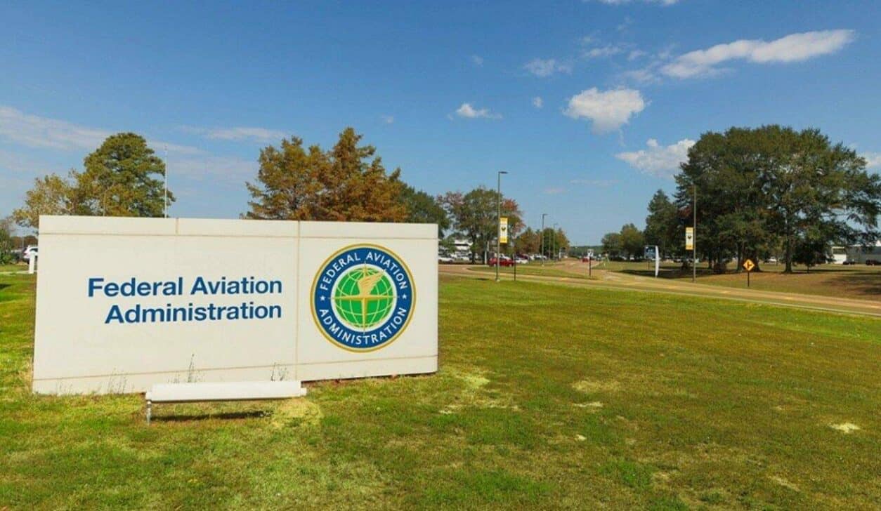 Federal Aviation Administration - CRobertson/ Istockphoto.com